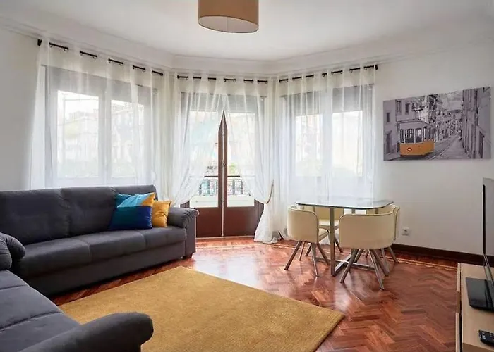 Apartment Corner House *