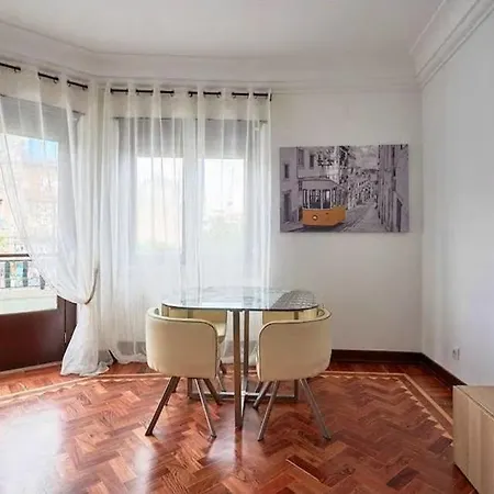 Apartament Corner House *