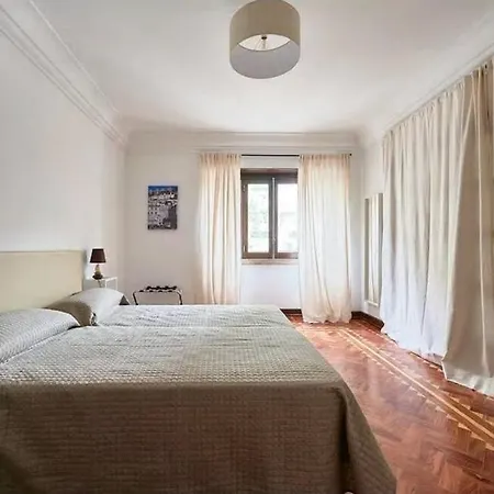 Corner House Apartament *